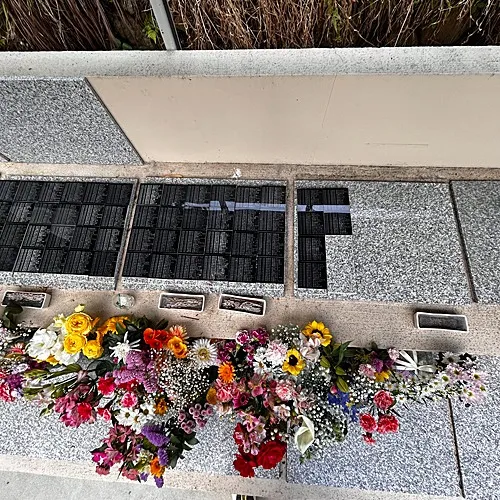 4月28日月曜日に慰霊祭、5月3日土曜日に合同埋葬を開催し、...